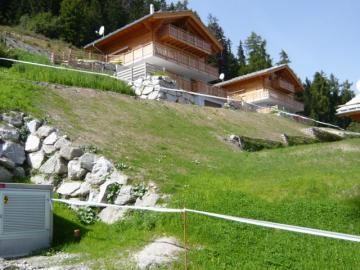 pyramide-village-01